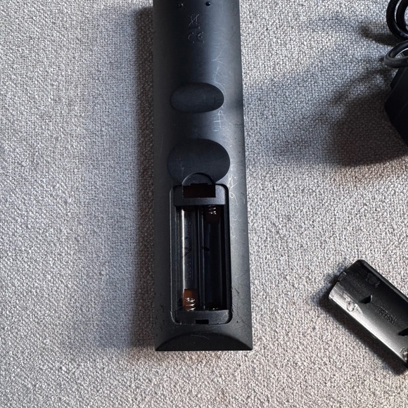 Element ELEFW195 19 inch LED TV HDMI Flat Screen Television W/ Remote - Picture 3 of 4